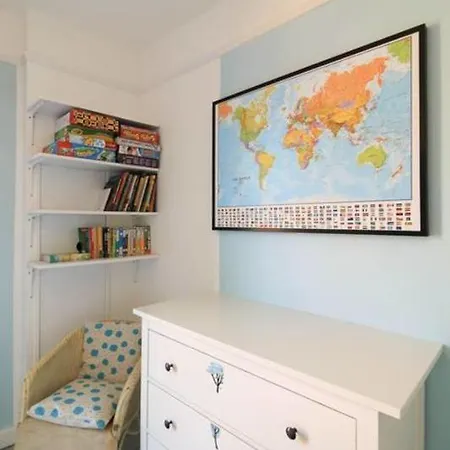Charming Townhouse In Dublin's Most Vibrant Area Apartment