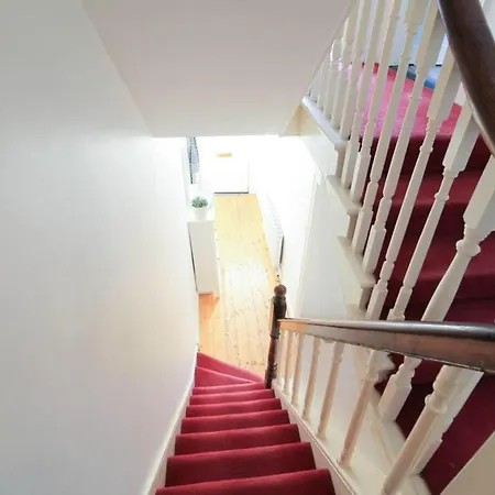 Charming Townhouse In Dublin's Most Vibrant Area Dublin