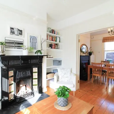 Charming Townhouse In Dublin's Most Vibrant Area * Dublin